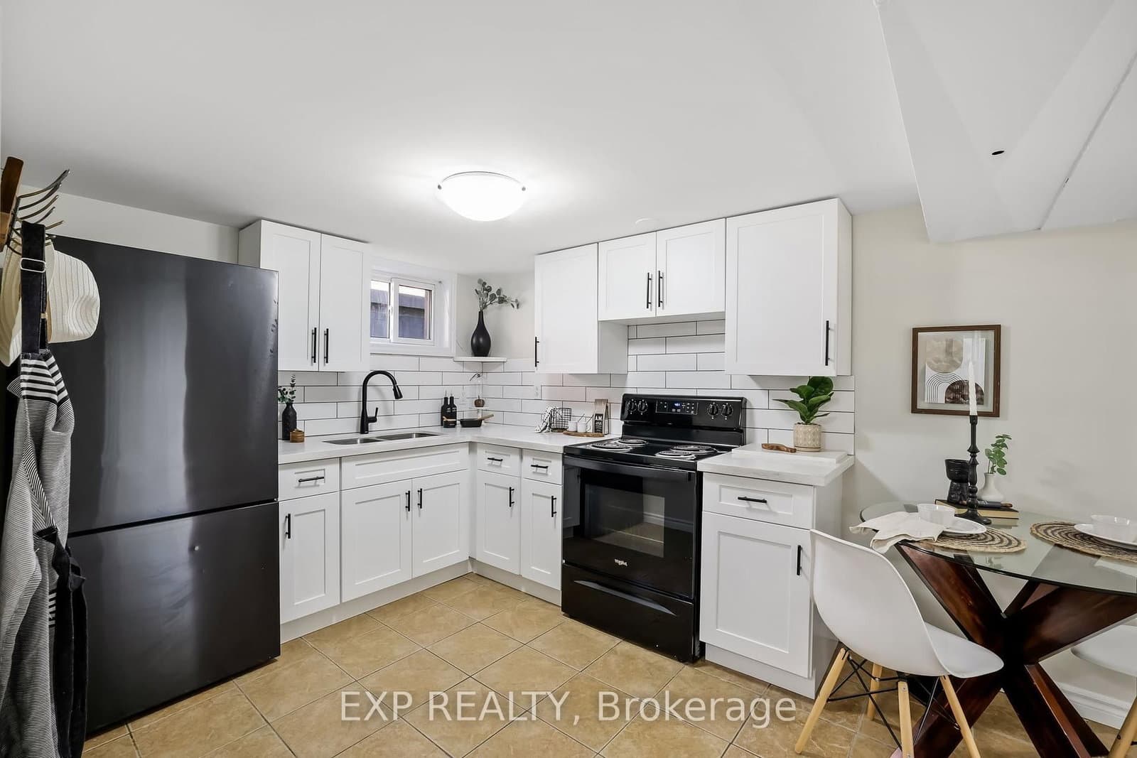 610 Shakespeare Ave, Oshawa - Photo 25 of 39