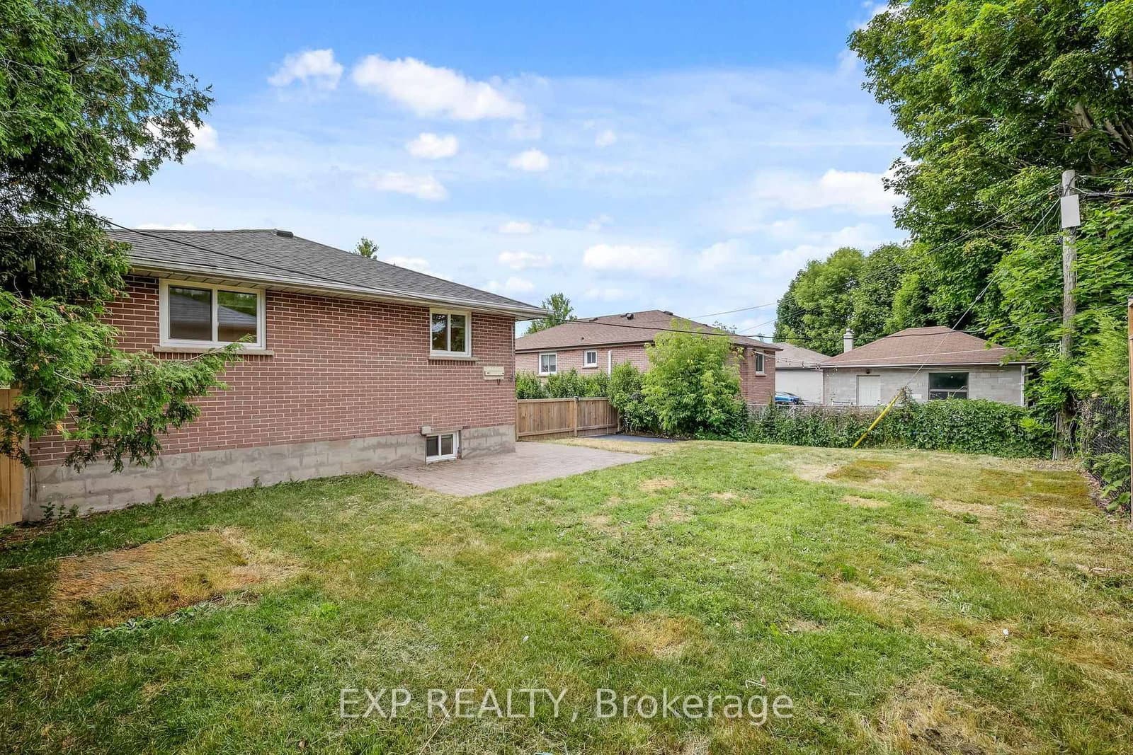 610 Shakespeare Ave, Oshawa - Photo 34 of 39