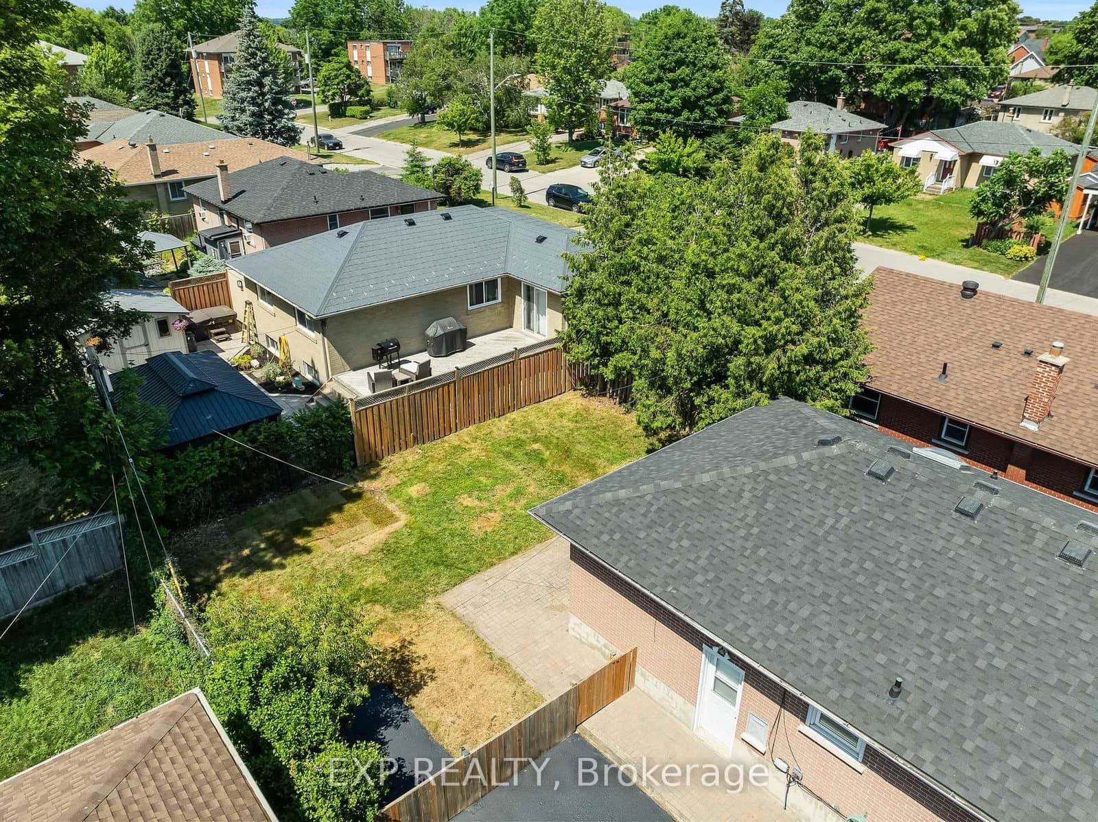 610 Shakespeare Ave, Oshawa - Photo 35 of 39