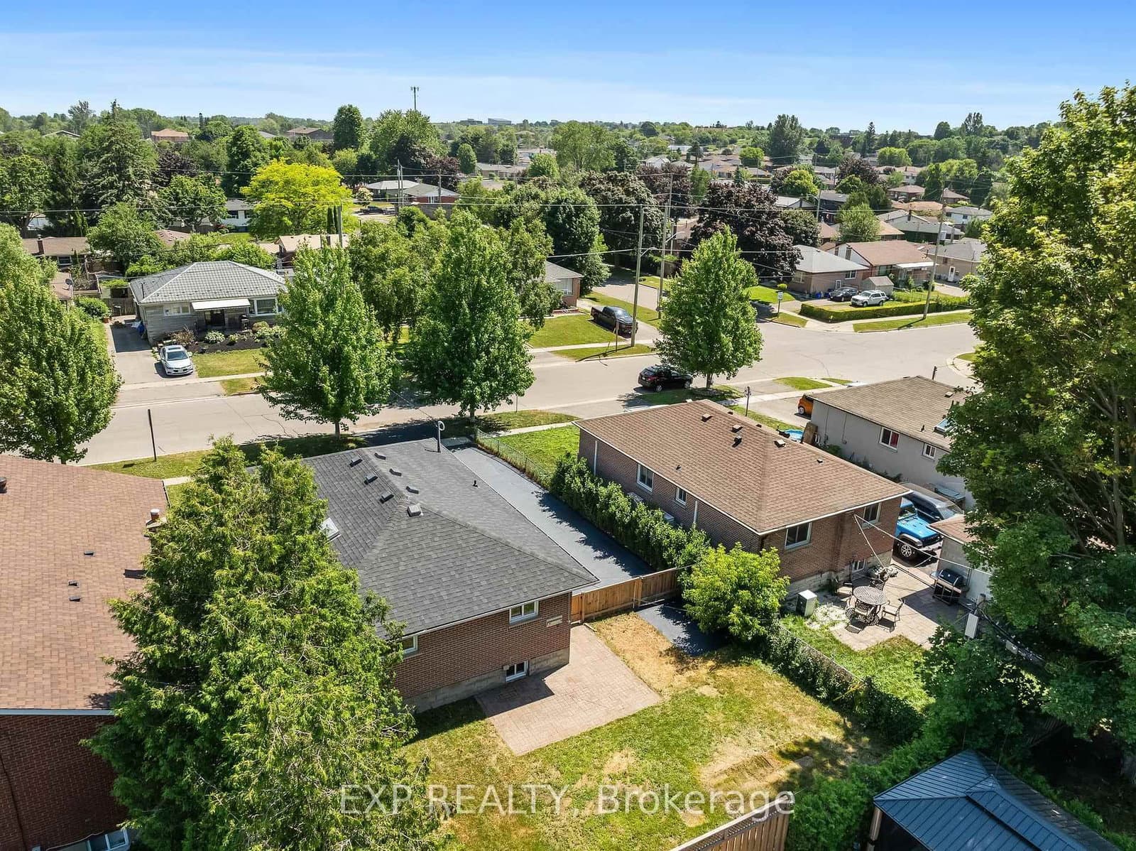610 Shakespeare Ave, Oshawa - Photo 36 of 39