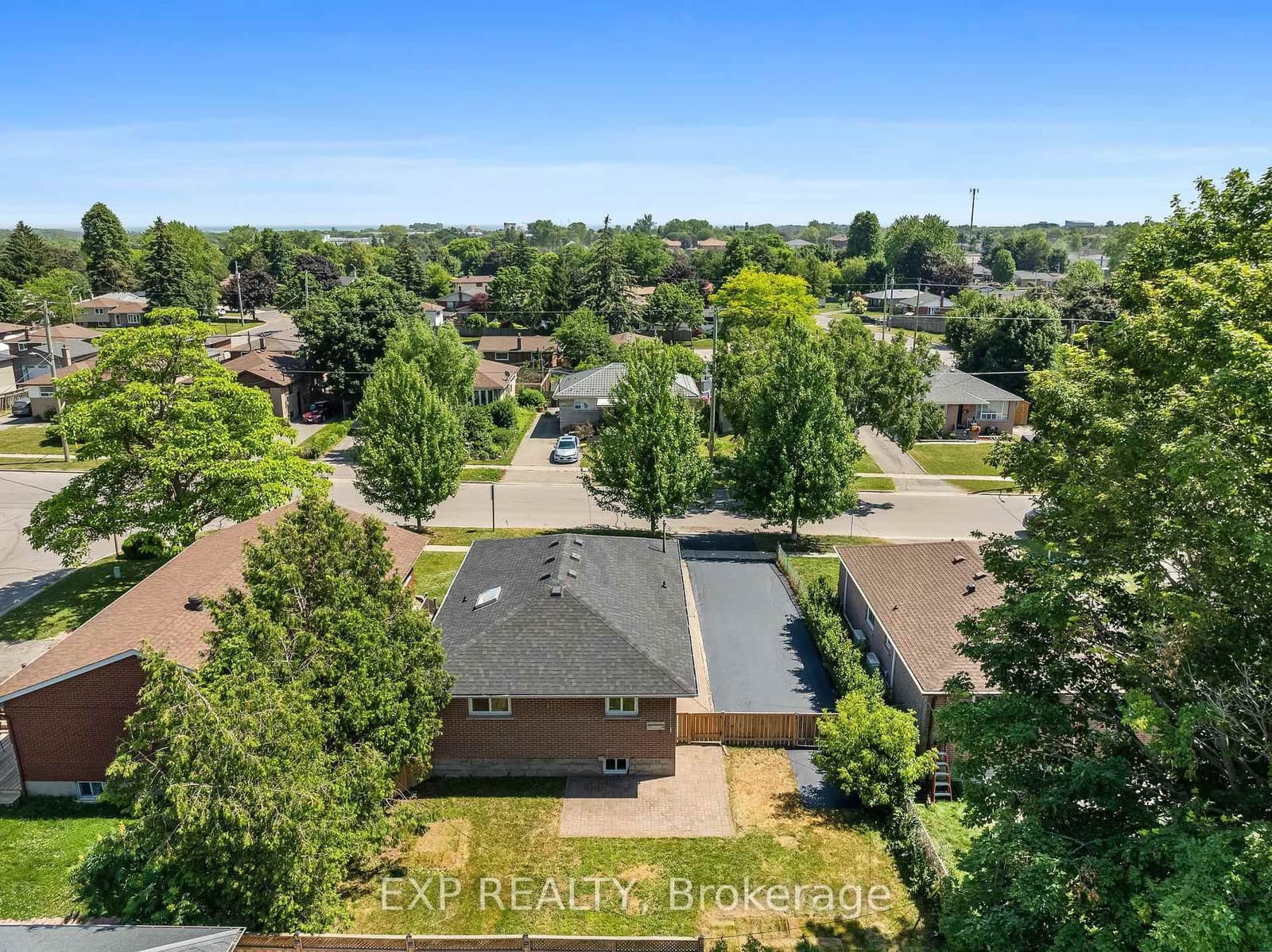 610 Shakespeare Ave, Oshawa - Photo 37 of 39