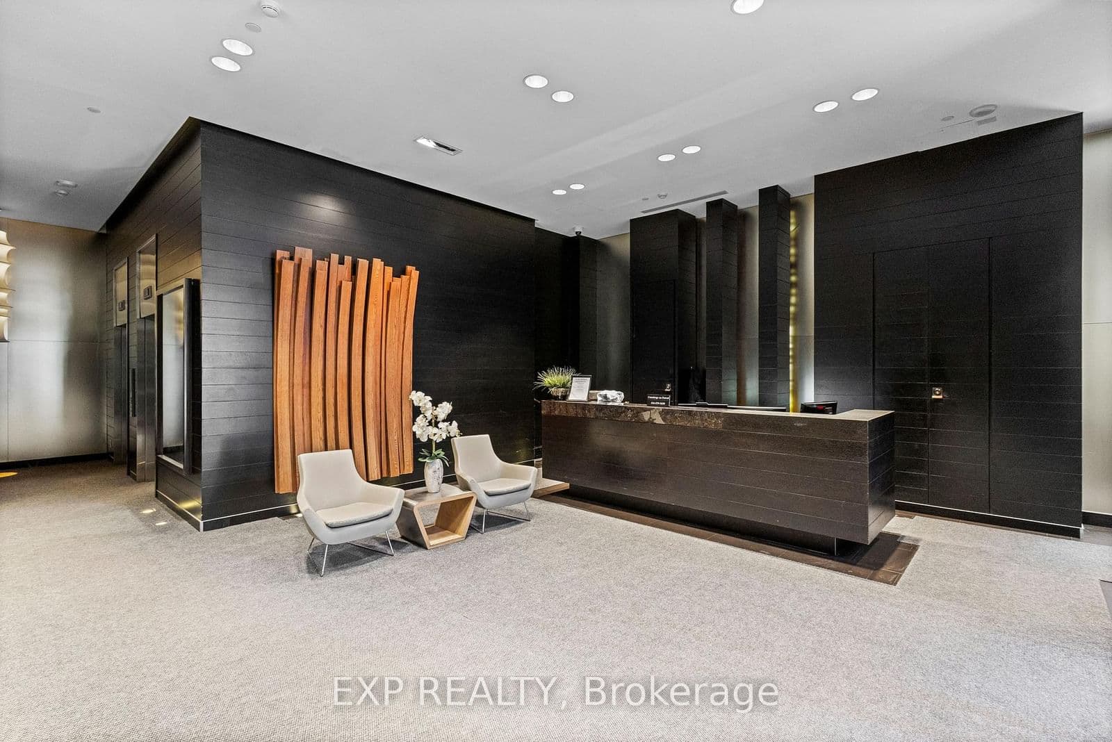 478 King St W, 611, Toronto - Photo 5 of 40
