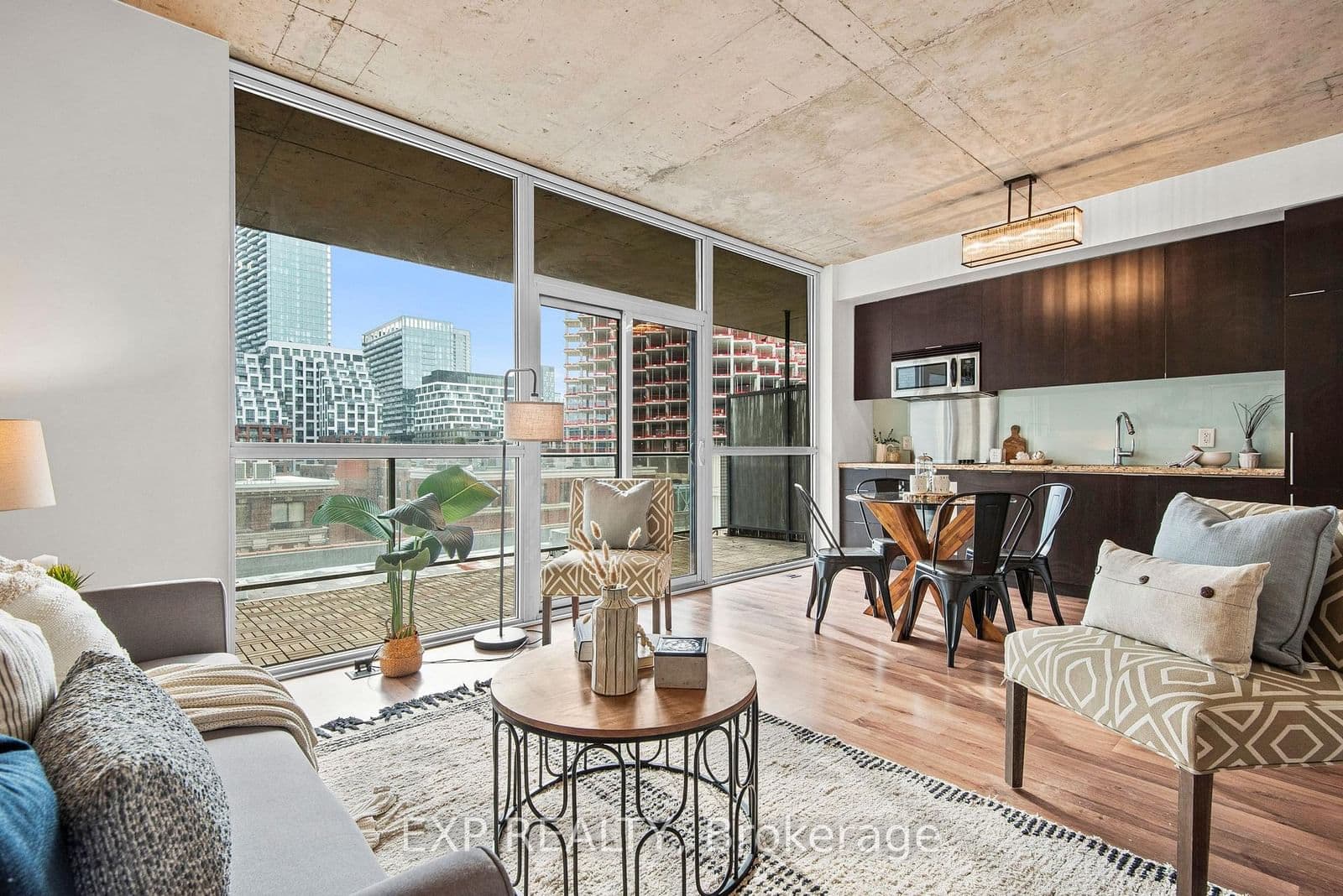 478 King St W, 611, Toronto - Photo 18 of 40