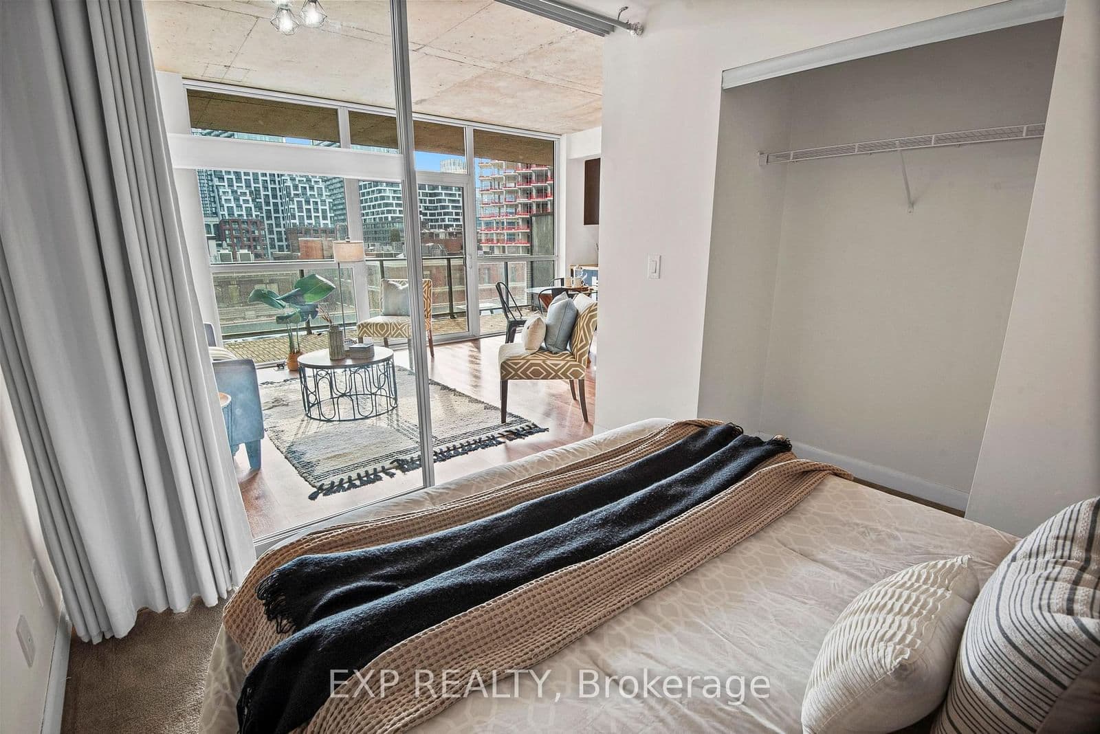 478 King St W, 611, Toronto - Photo 24 of 40