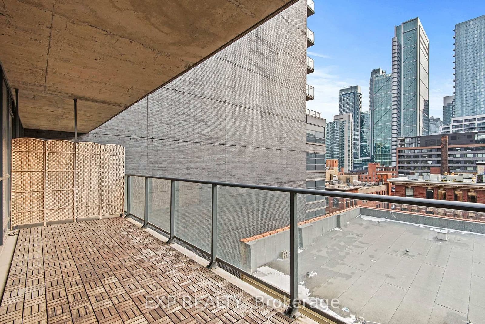 478 King St W, 611, Toronto - Photo 28 of 40