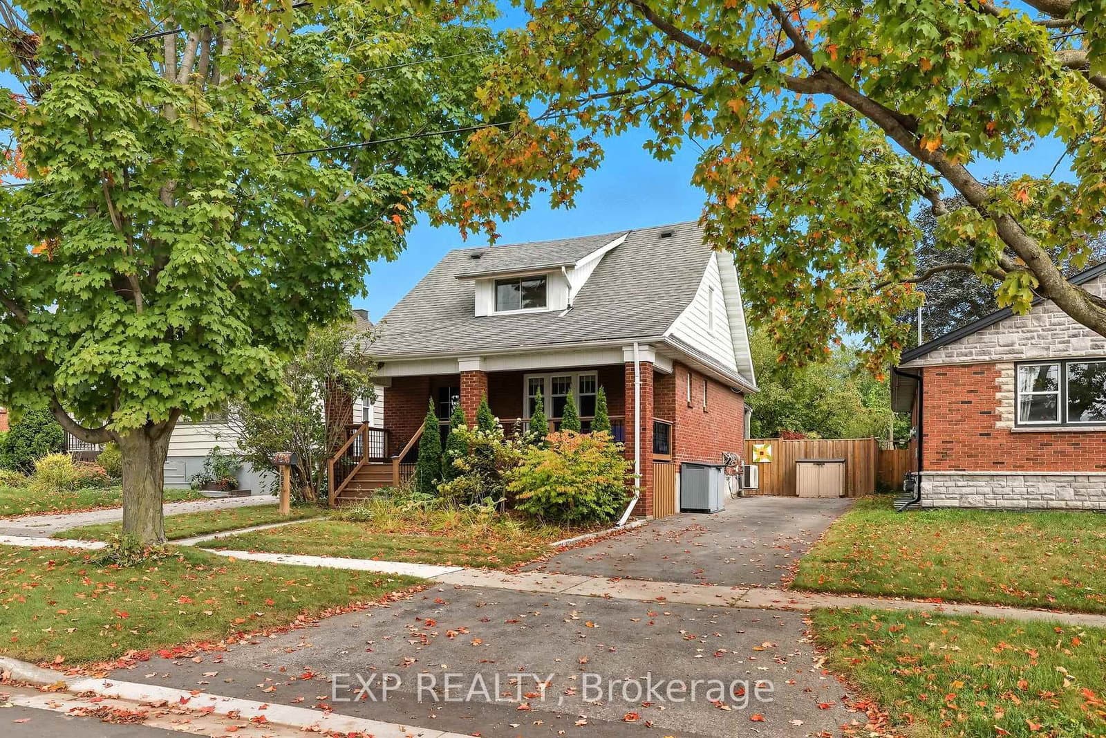 695 Hortop St, Oshawa - Photo 2 of 40