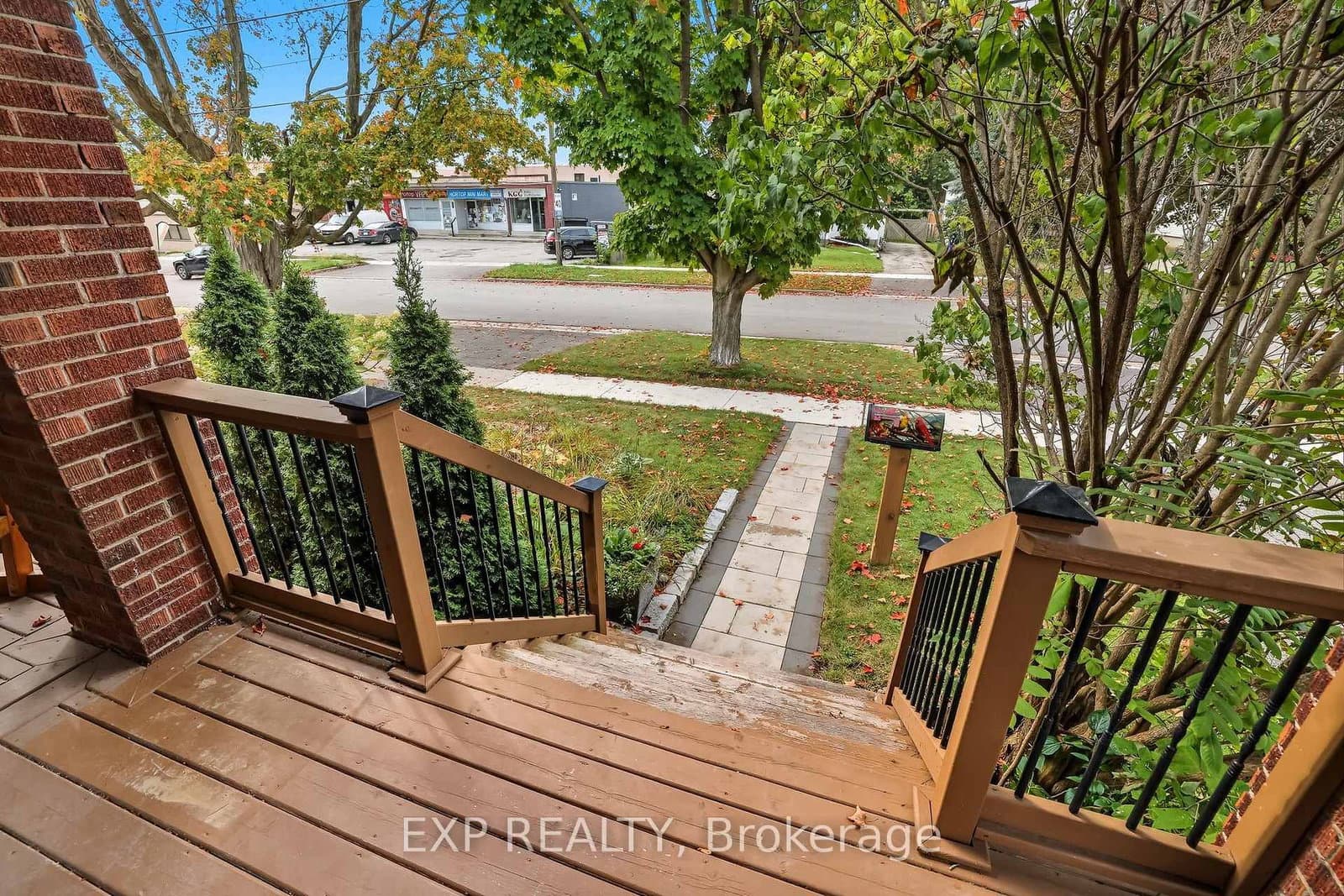 695 Hortop St, Oshawa - Photo 5 of 40