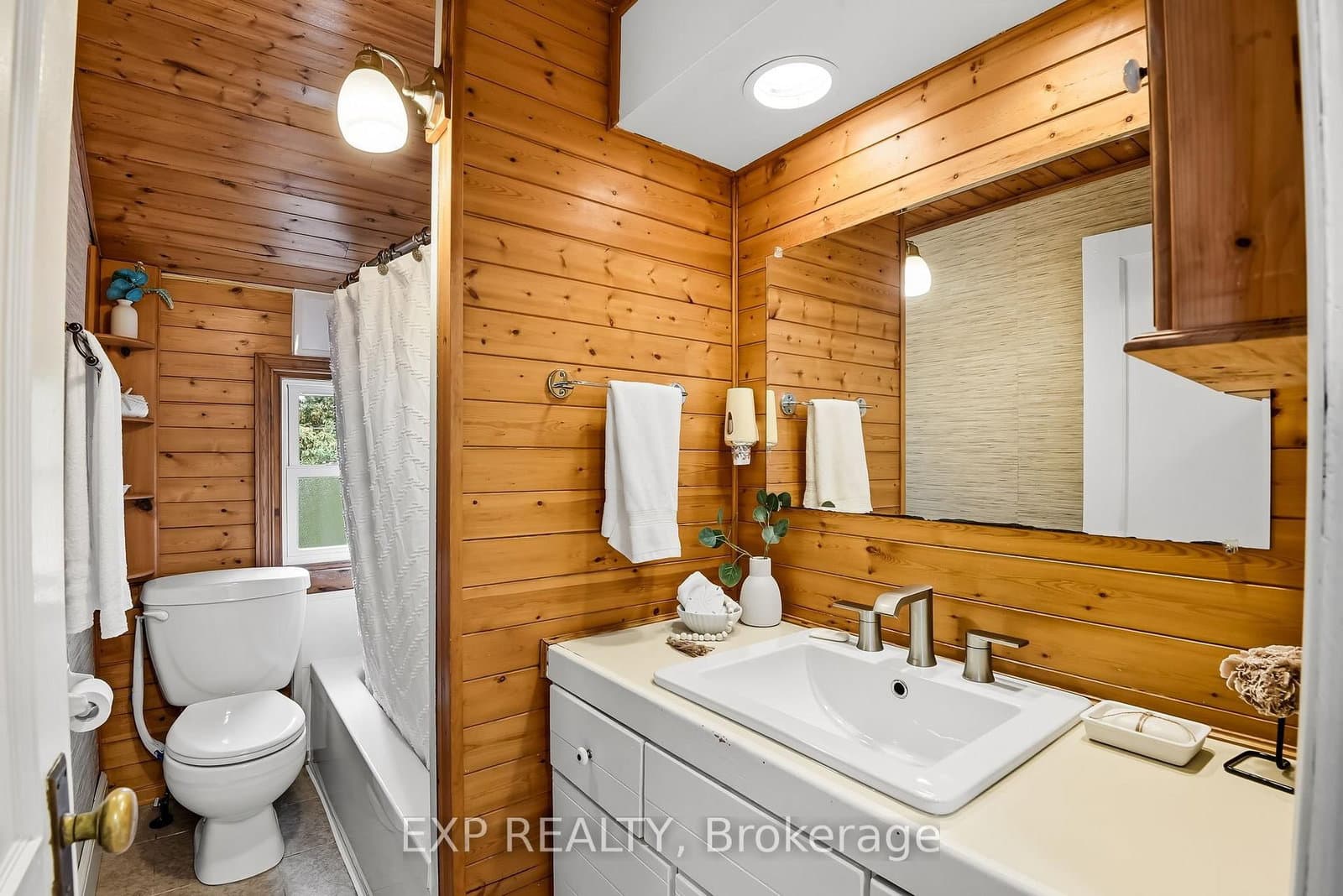 695 Hortop St, Oshawa - Photo 33 of 40