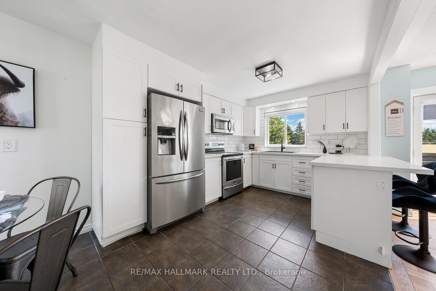 72 Hooper Square, Bowmanville - Photo 6 of 40
