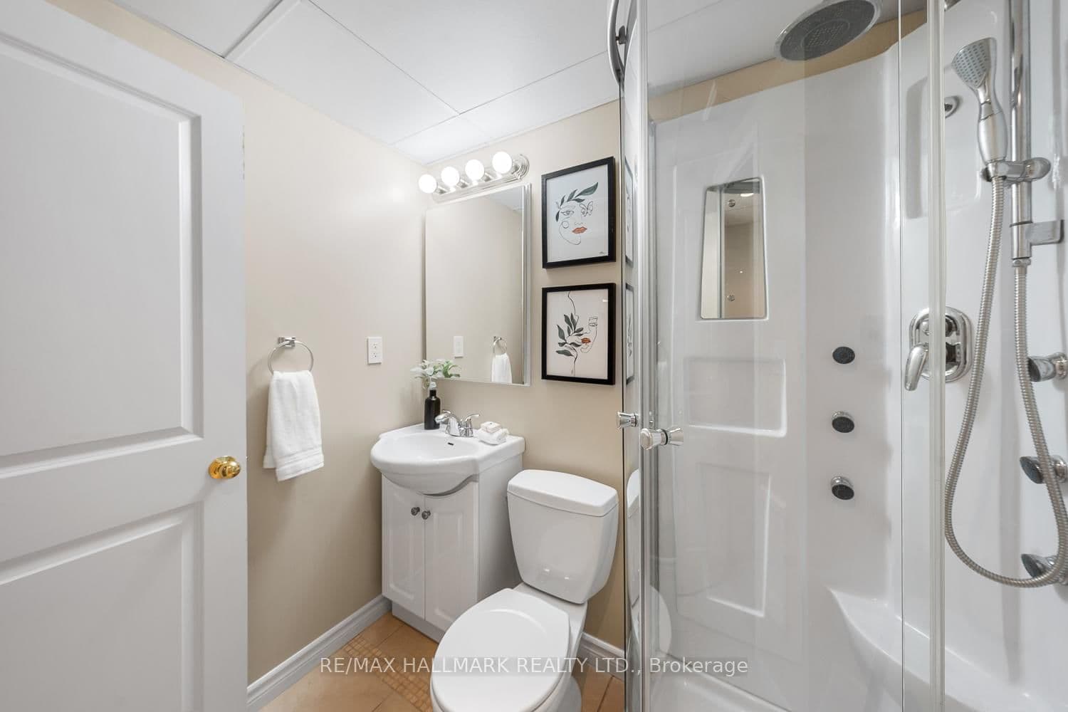 72 Hooper Square, Bowmanville - Photo 27 of 40