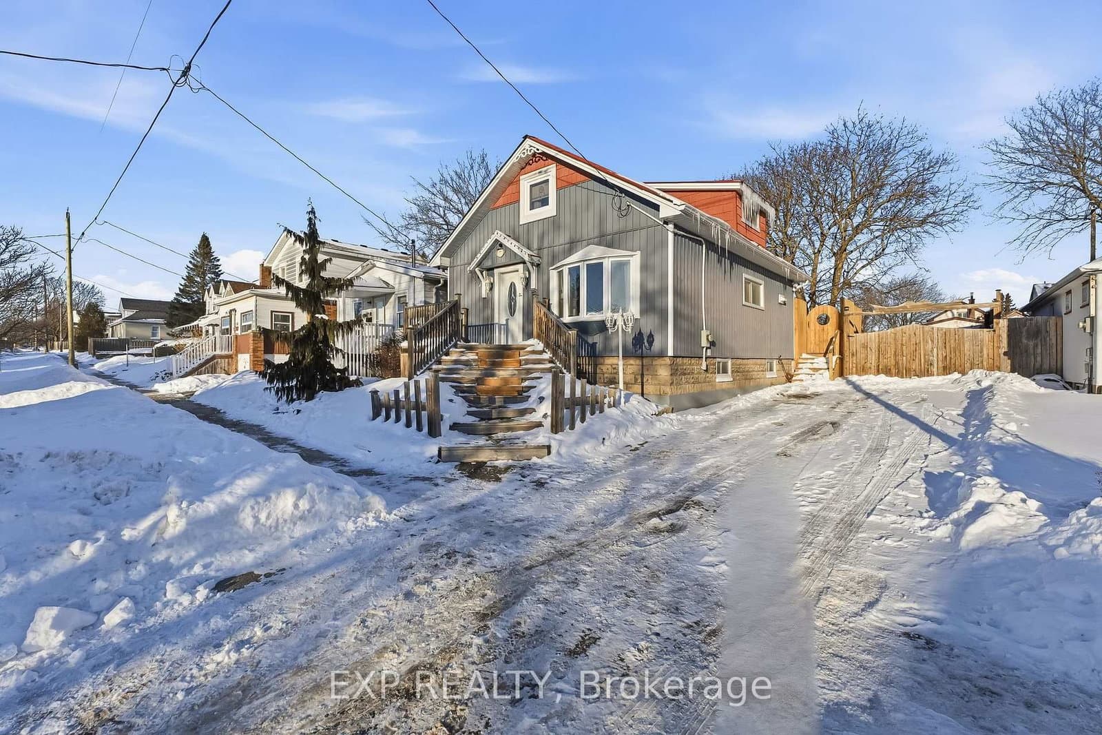 77 Westmount St, Oshawa - Photo 2 of 40