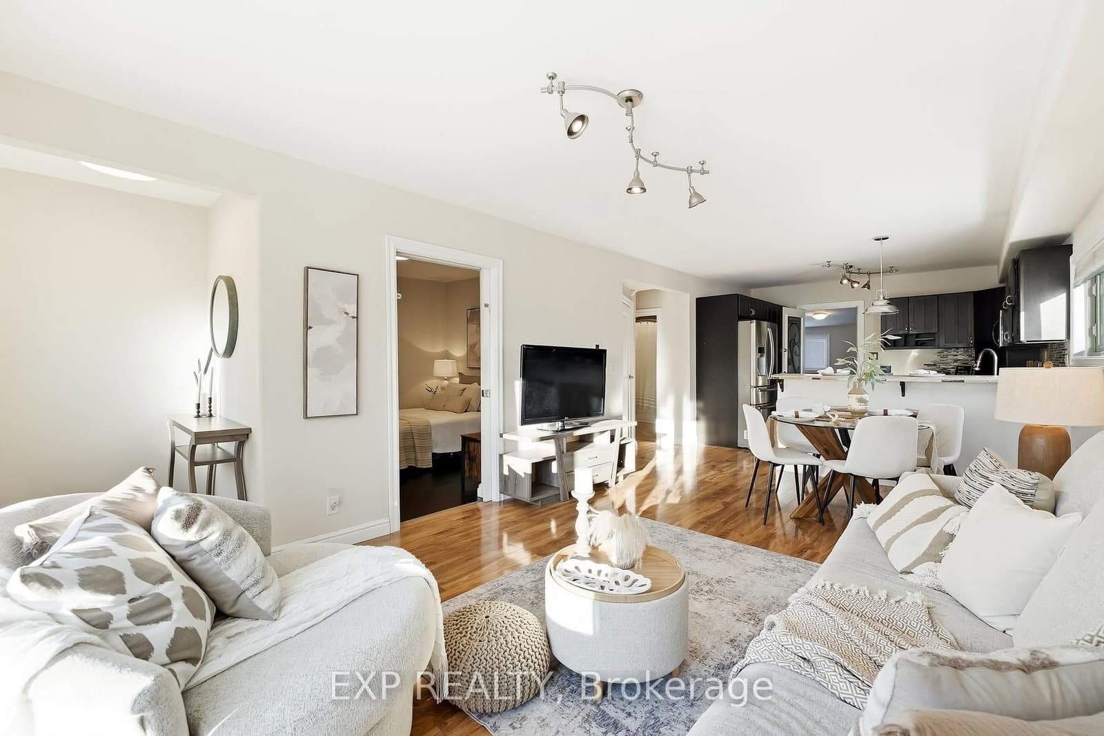 77 Westmount St, Oshawa - Photo 9 of 40