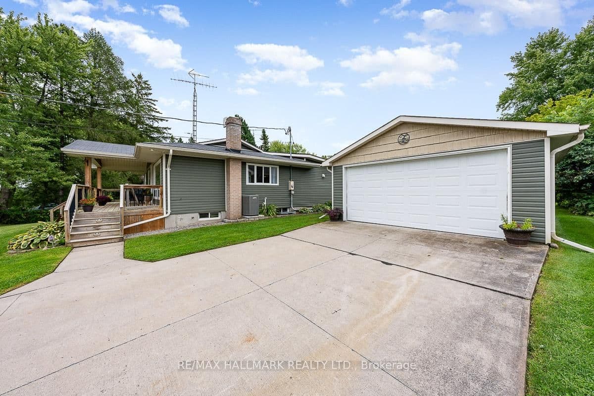 863 Kimberly Dr, Ennismore - Photo 4 of 40