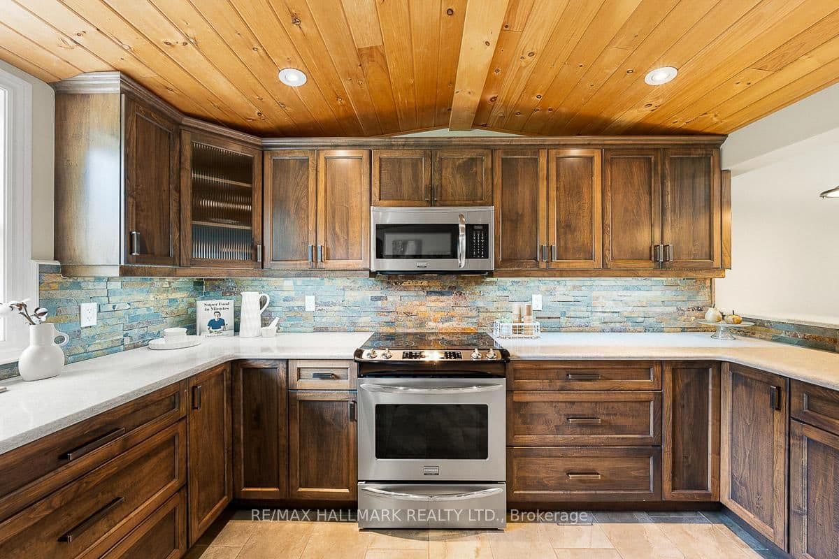 863 Kimberly Dr, Ennismore - Photo 17 of 40