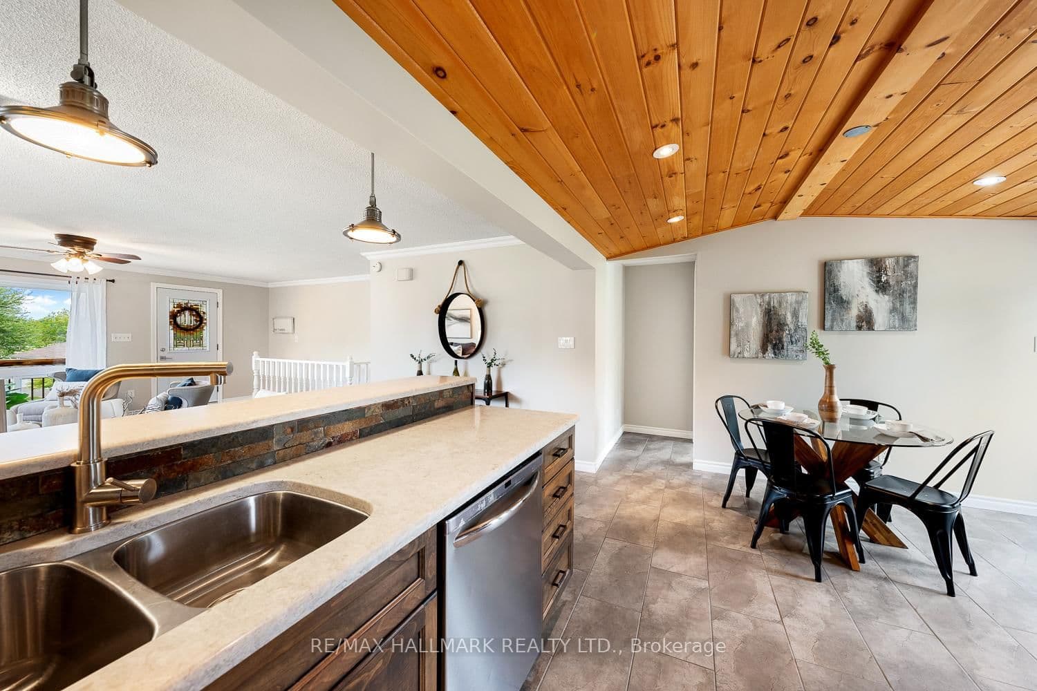 863 Kimberly Dr, Ennismore - Photo 19 of 40