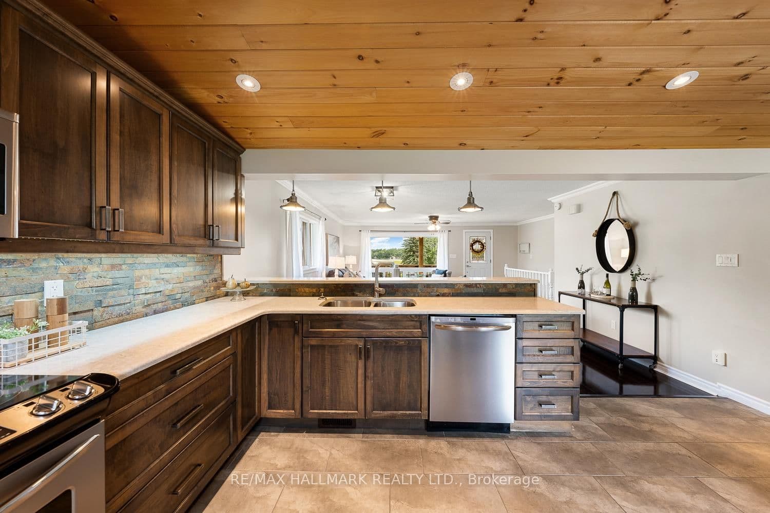 863 Kimberly Dr, Ennismore - Photo 20 of 40