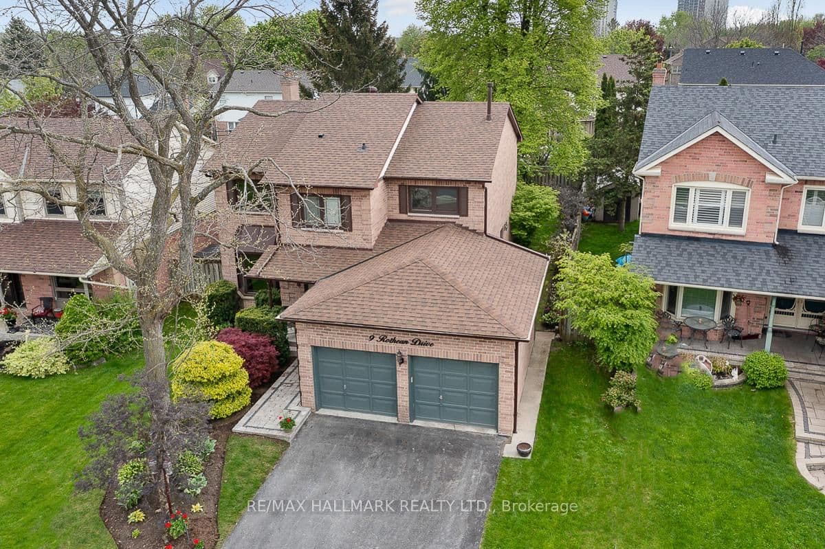 9 Rothean Dr, Whitby - Photo 3 of 40