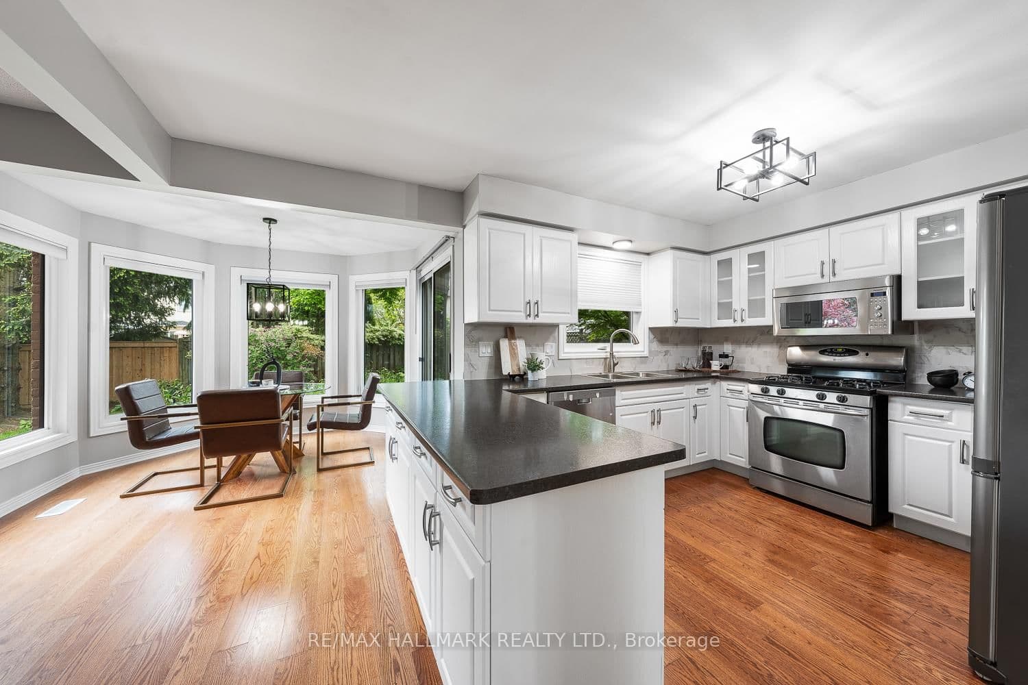 9 Rothean Dr, Whitby - Photo 16 of 40