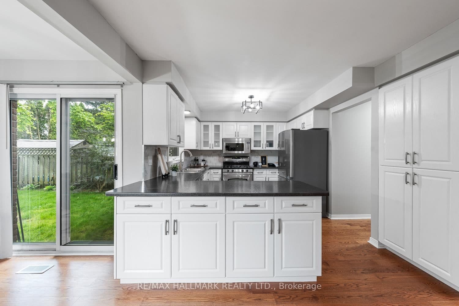 9 Rothean Dr, Whitby - Photo 20 of 40