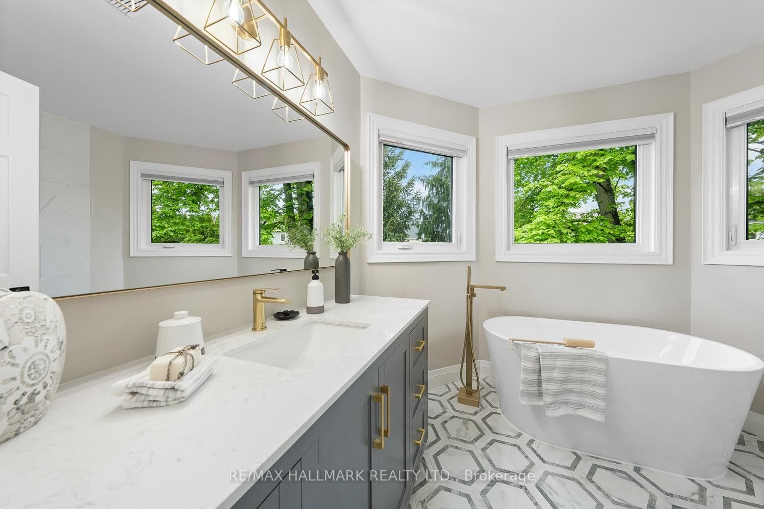 9 Rothean Dr, Whitby - Photo 30 of 40