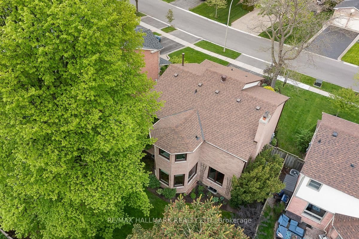 9 Rothean Dr, Whitby - Photo 35 of 40