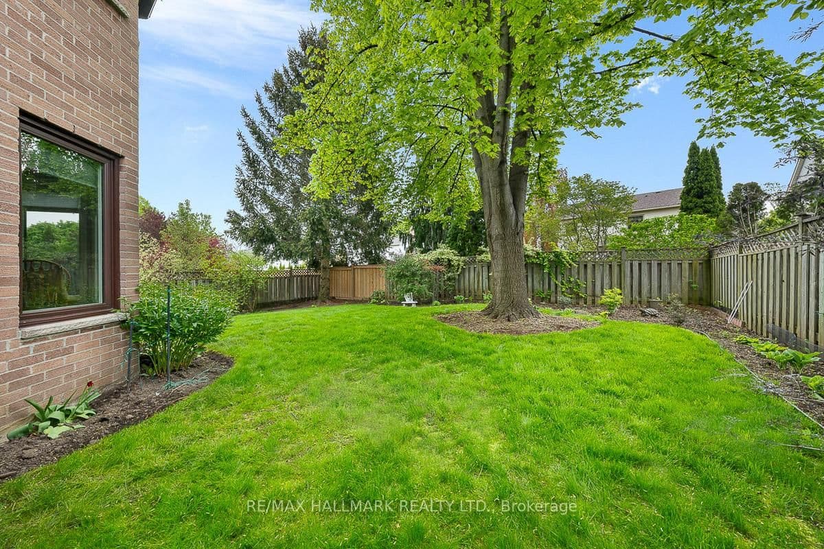 9 Rothean Dr, Whitby - Photo 39 of 40