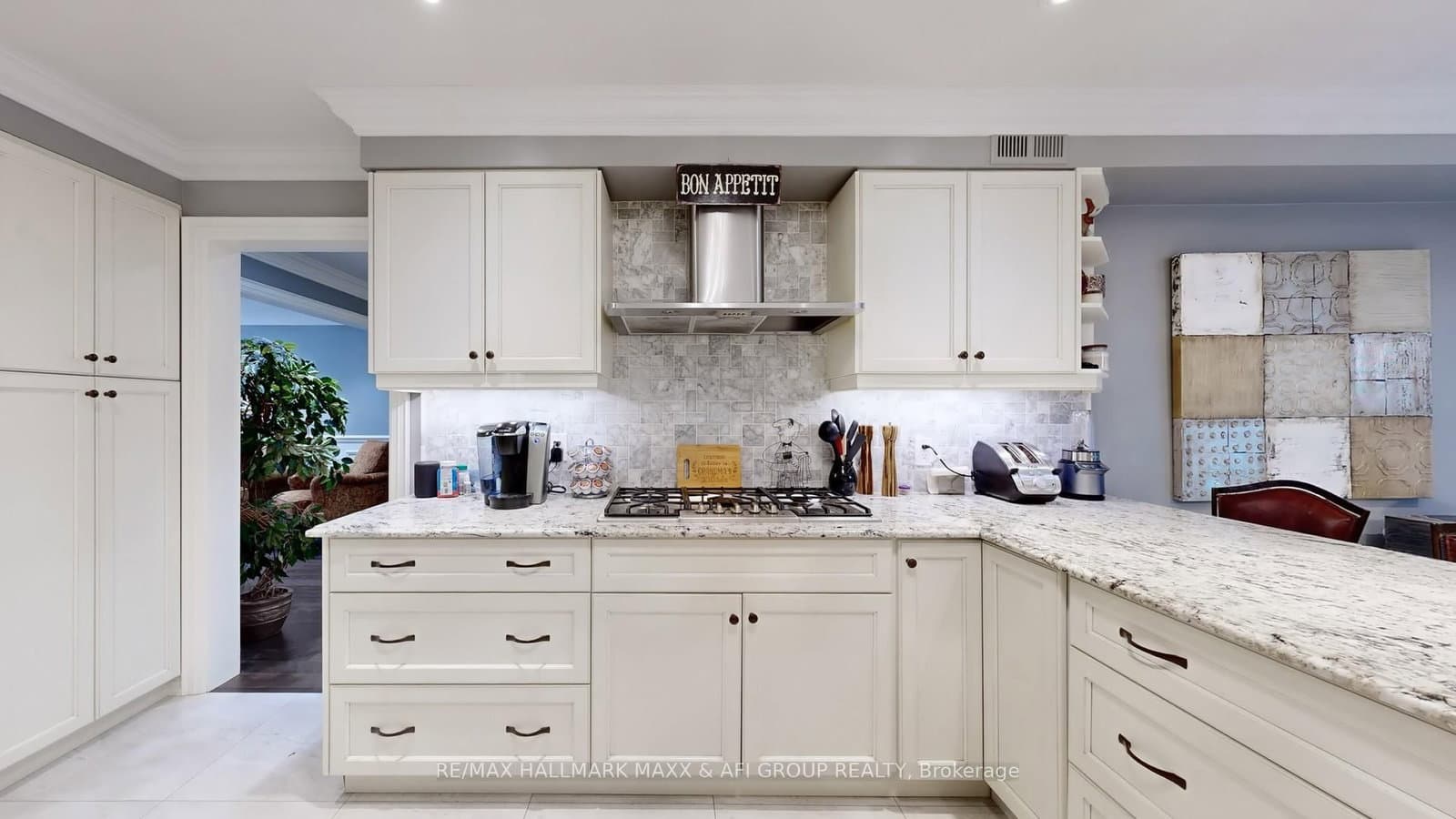 94 Corner Ridge Rd, Aurora - Photo 10 of 40