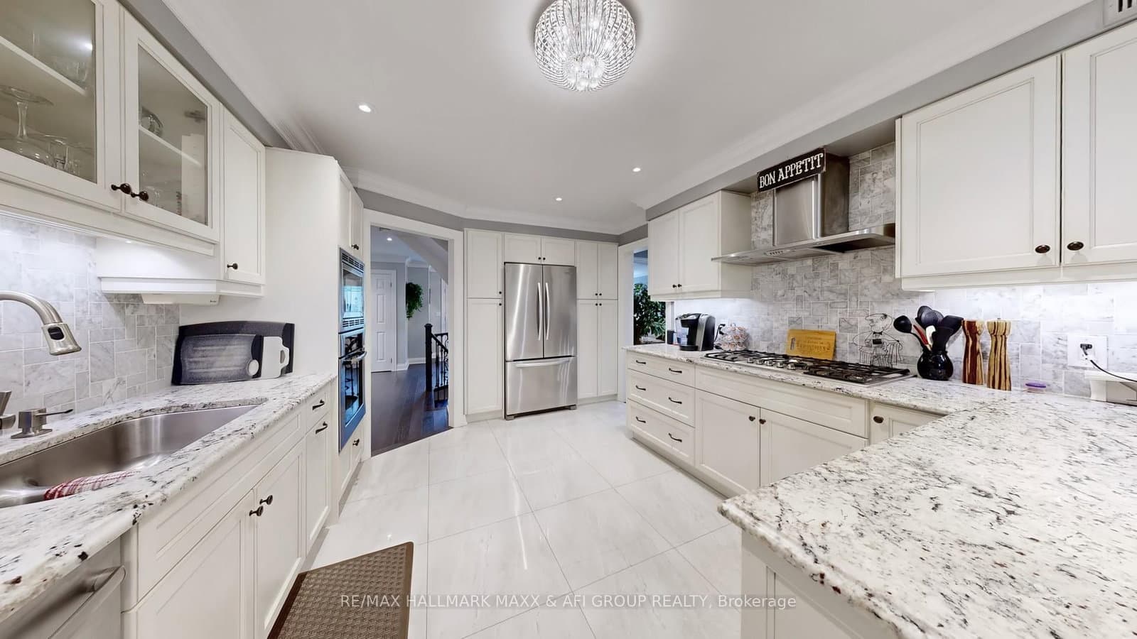 94 Corner Ridge Rd, Aurora - Photo 11 of 40