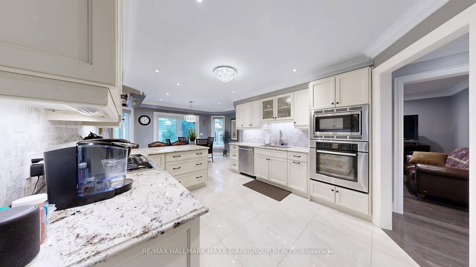 94 Corner Ridge Rd, Aurora - Photo 12 of 40