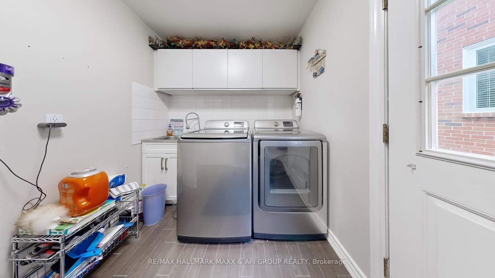 94 Corner Ridge Rd, Aurora - Photo 16 of 40