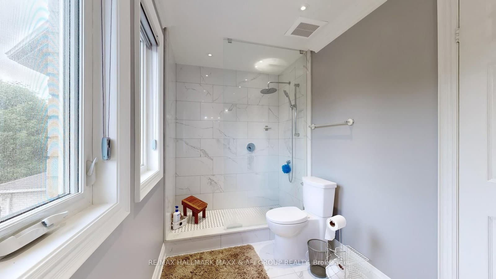 94 Corner Ridge Rd, Aurora - Photo 32 of 40
