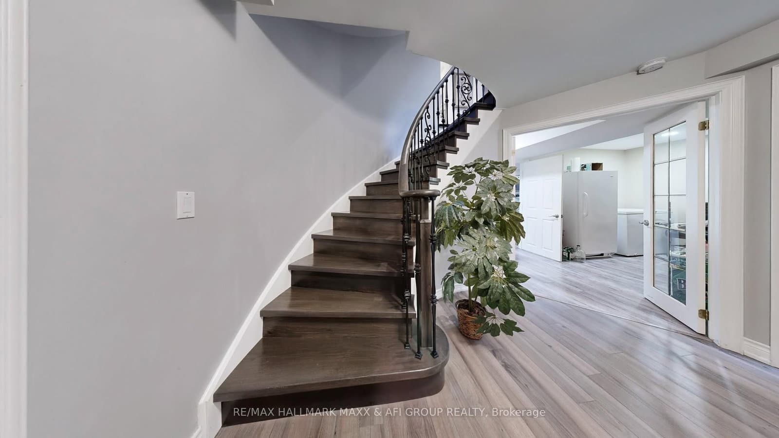 94 Corner Ridge Rd, Aurora - Photo 33 of 40