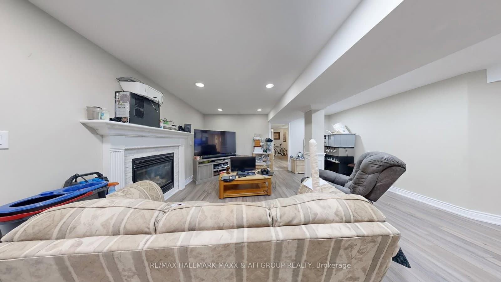 94 Corner Ridge Rd, Aurora - Photo 35 of 40