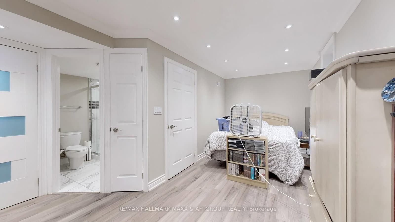 94 Corner Ridge Rd, Aurora - Photo 38 of 40
