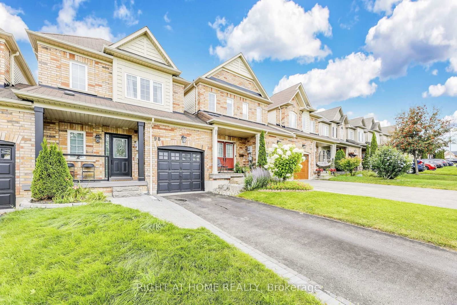 98 Bagnell Cres, Bowmanville - Photo 2 of 40