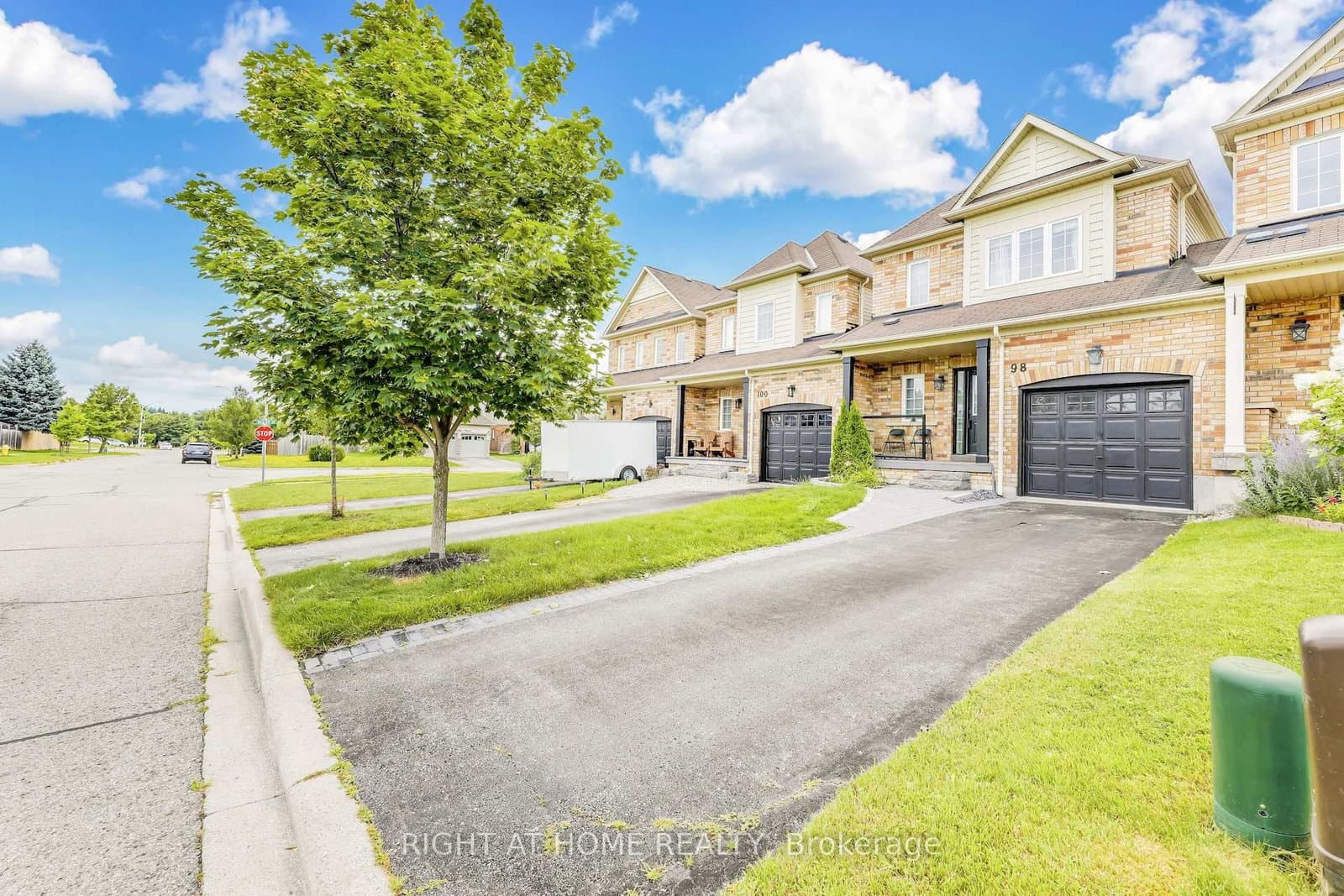 98 Bagnell Cres, Bowmanville - Photo 4 of 40
