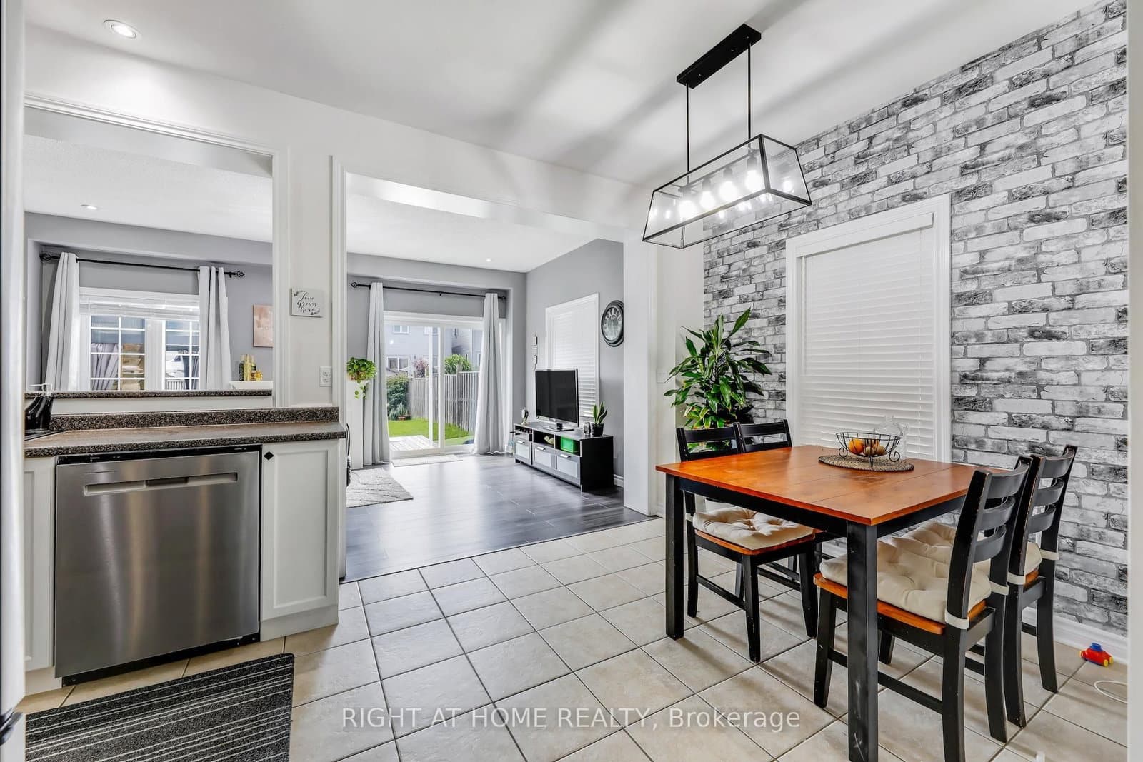 98 Bagnell Cres, Bowmanville - Photo 10 of 40