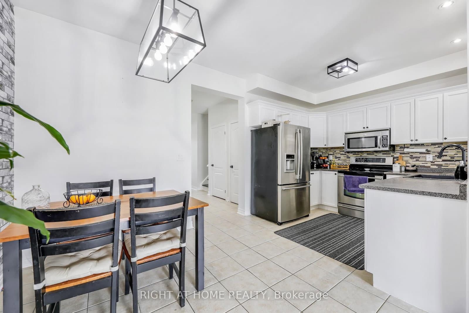 98 Bagnell Cres, Bowmanville - Photo 11 of 40