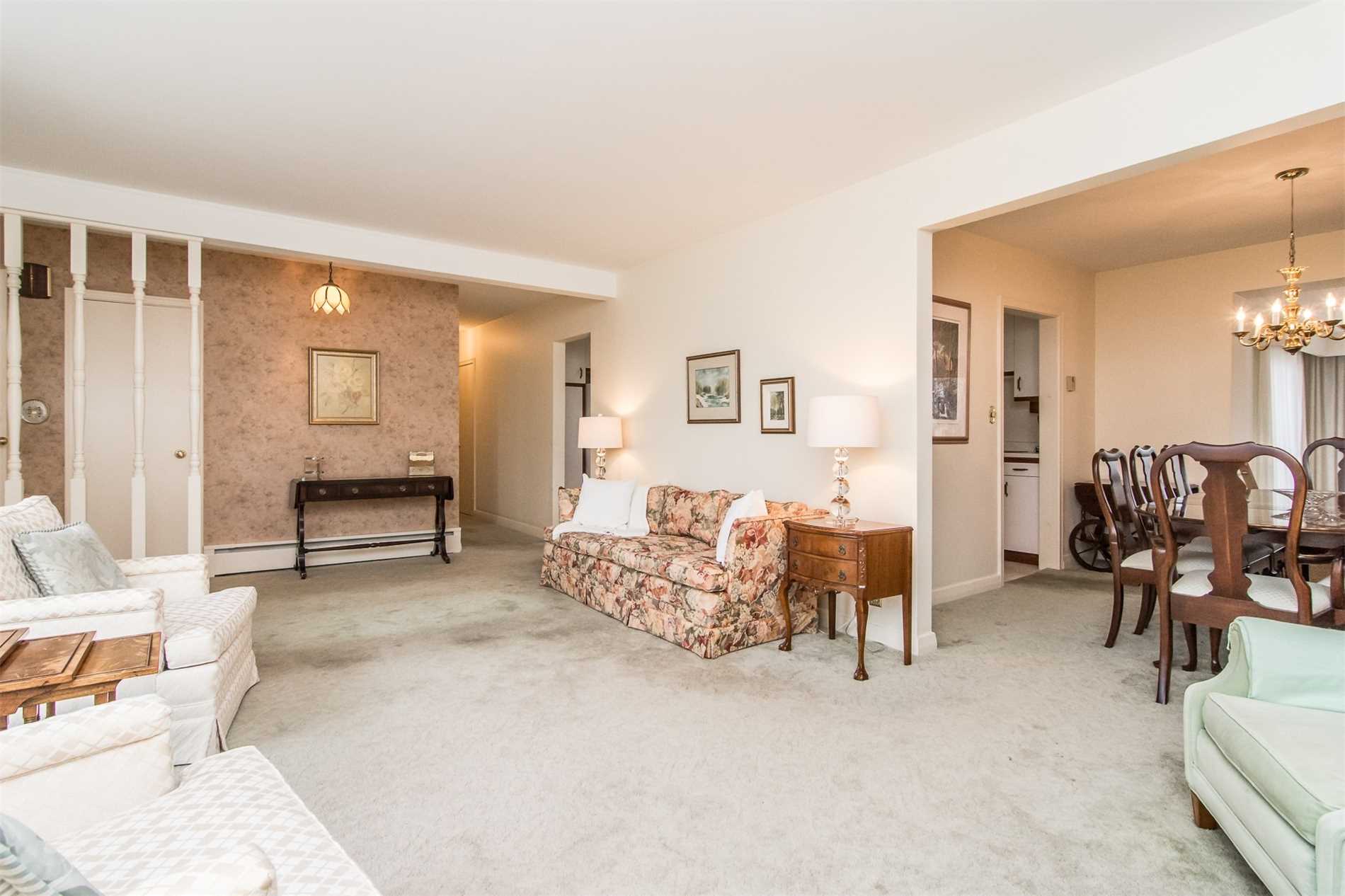 Living room, 132 Winona Ave, Oshawa, before renovation