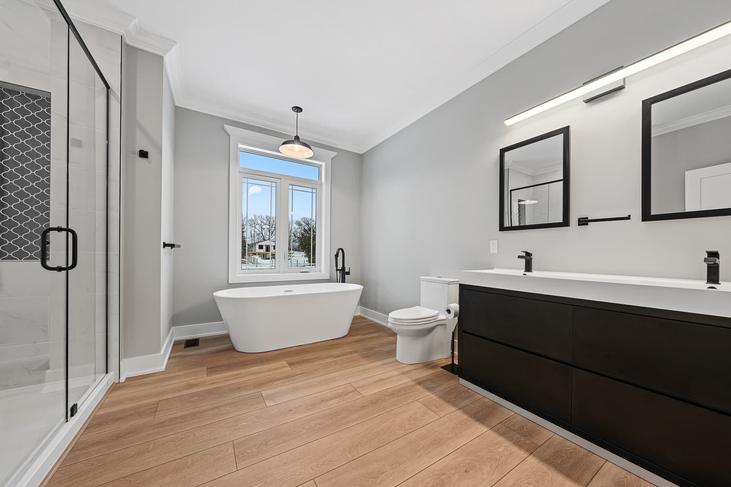 Before renovation : Primary Bathroom