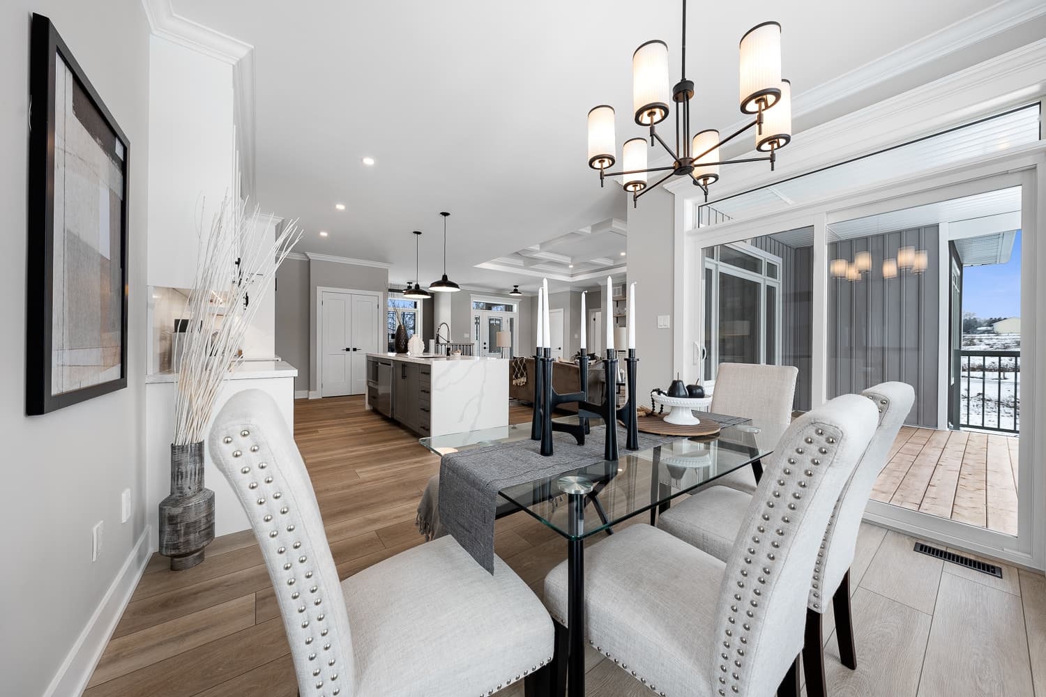After renovation : Dining + Kitchen