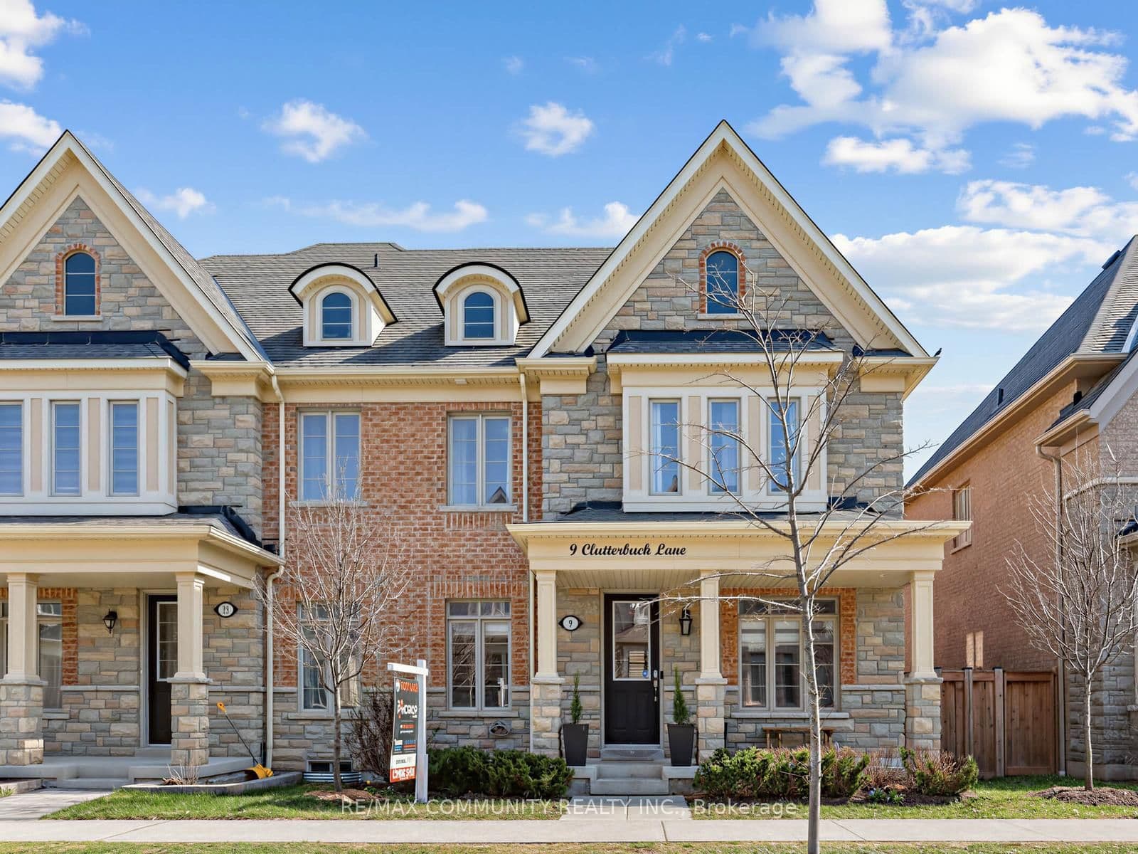 4-bedroom Att/Row/Townhouse at 9 Clutterbuck Lane