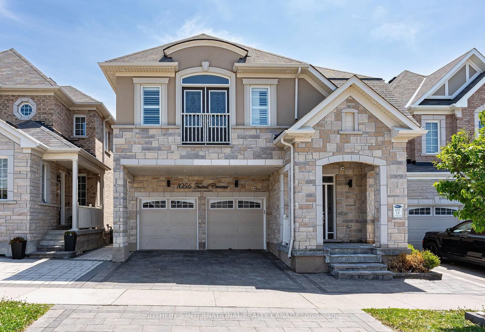 4-bedroom Detached at 1056 Foxtail Crescent