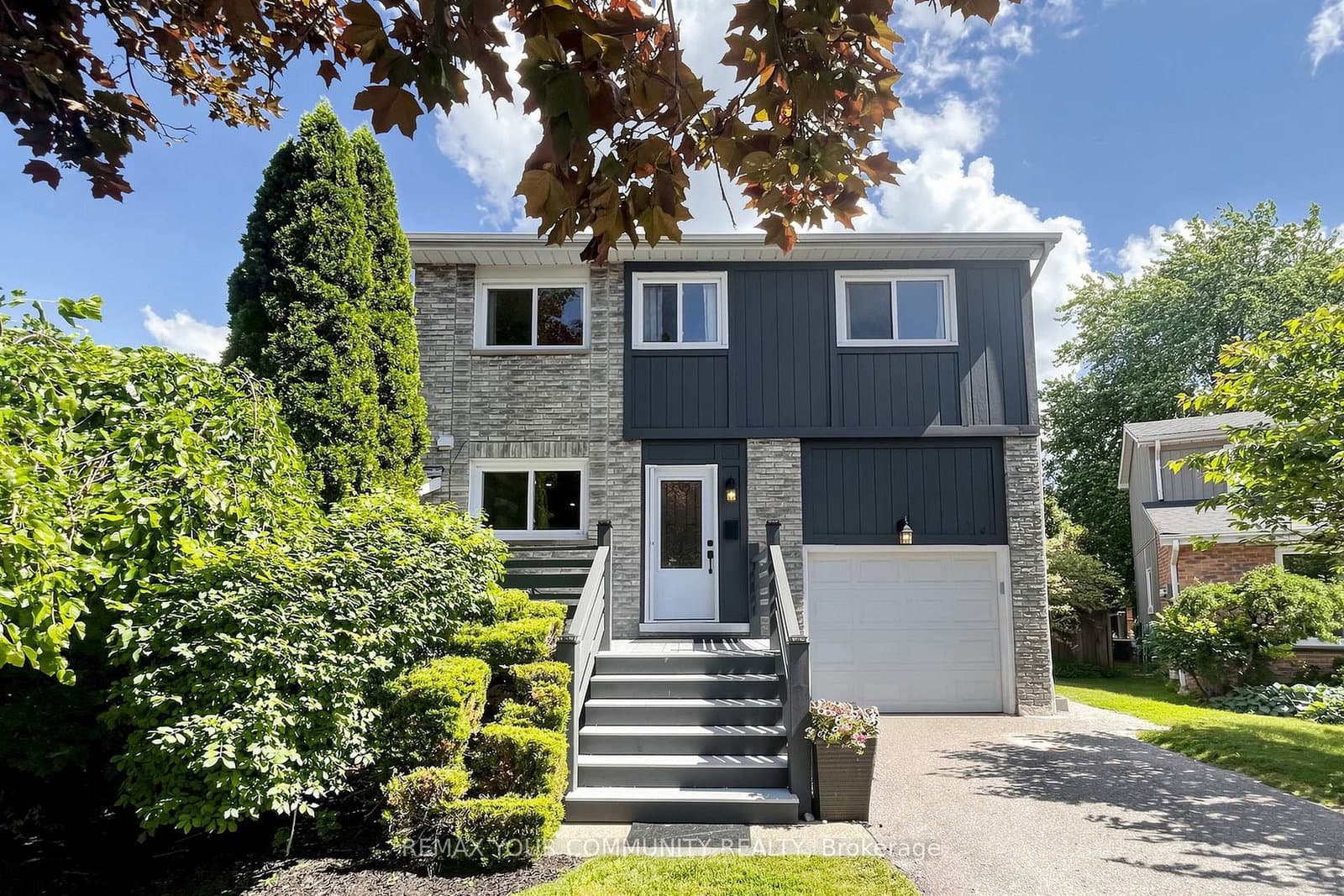 3-bedroom Semi-Detached at 1746 Listowell Crescent