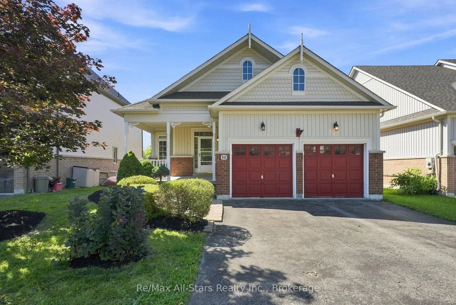 3-bedroom Detached at 90 Roseborough Drive