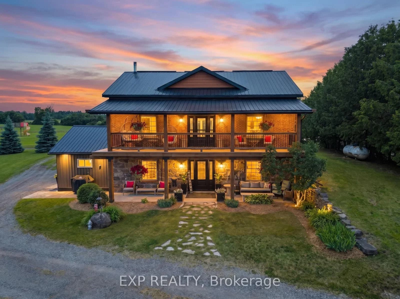 3-bedroom Detached at 220 Lakeridge Road
